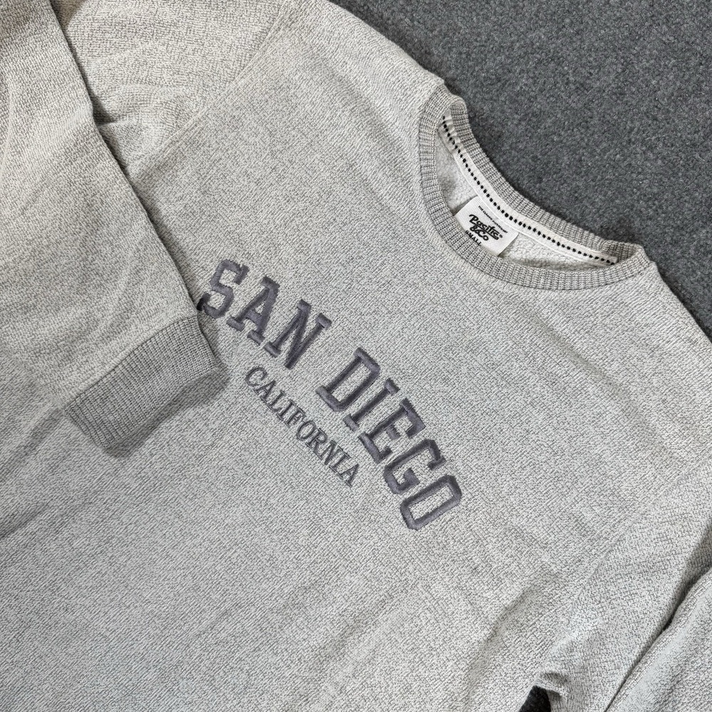 San Diego Sweater Mens‎ Small Gray Crewneck Pullover Embroidered California